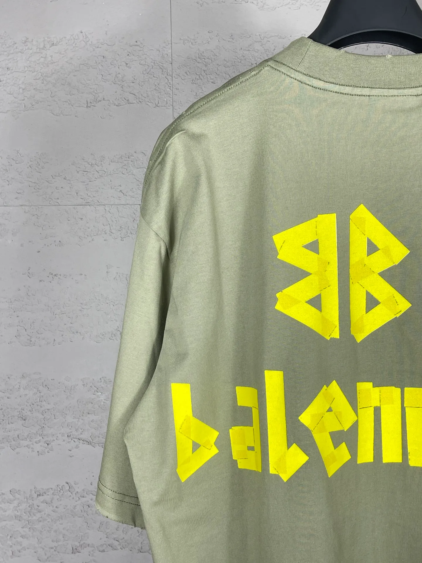 【 . Quality】BALENCI*GA/ .25ss Classic . T . . ZP . 260 ， . ， ， 。Classic . ， 。 . ， 。 ， ， 。 OS . Same Style。 ：BL 253632 ： ， Size：XS，S，M，L